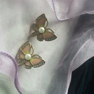 Betsy Johnson Butterfly stud earrings faux pearl